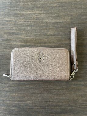 JEWELL by THIRTY-ONE ALL ABOUT the BENJAMINS WALLET & WRISTLET Tan Studded